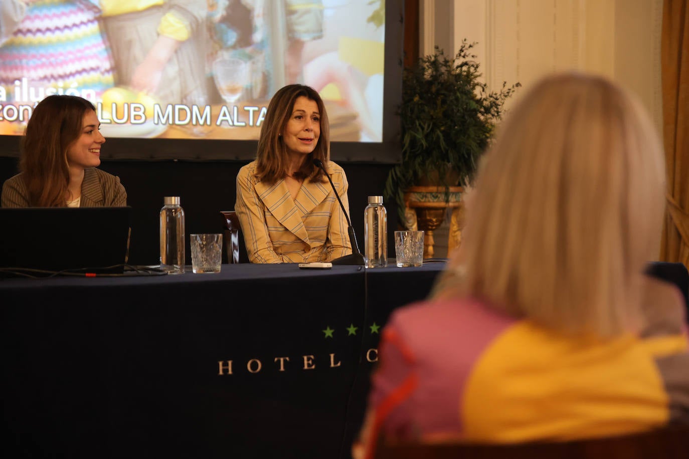 Fotos: «No nos avergüenzan las arrugas ni la talla 50»