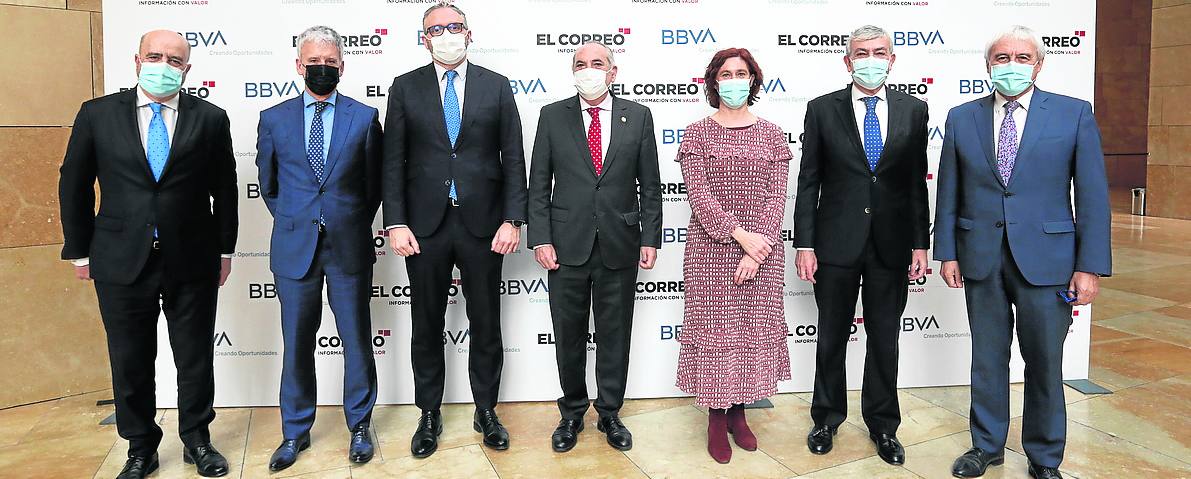 José Miguel Santamaría, Iñaki Subijana, Iñigo Barrenechea, Iñaki Arriola, Amaia Arregi, Carlos Gorria y Vicente Reyes. 