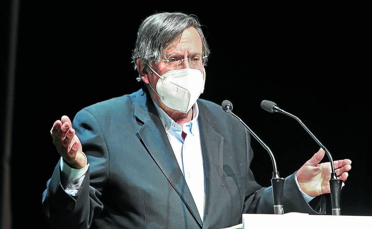 Joaquín Araujo, en un momento de su conferencia durante la entrega de los premios SOStenibilidad. 