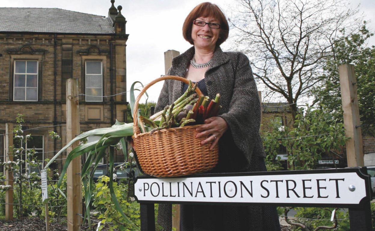 Pam Warhurst, promotoras de la idea, en Todmorden, Gran Bretaña. 