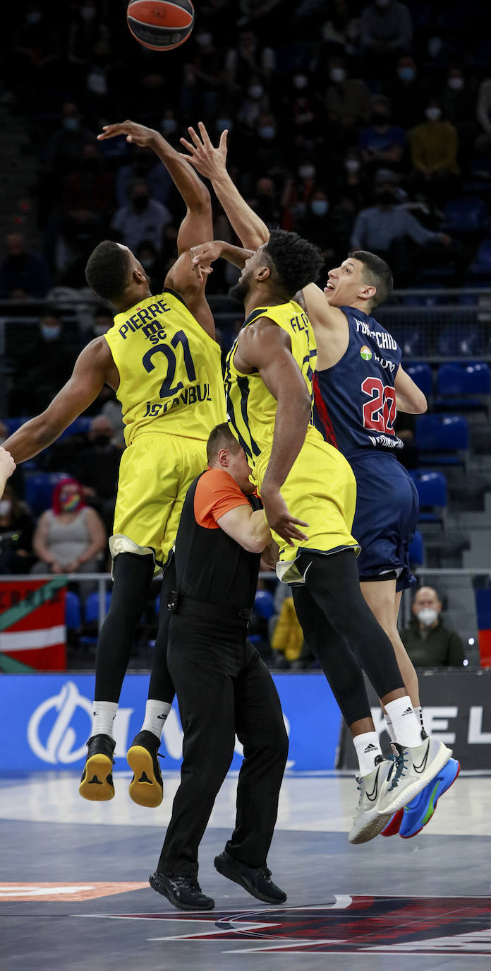 Fotos: Las mejores imágenes del Baskonia - Fenerbahce