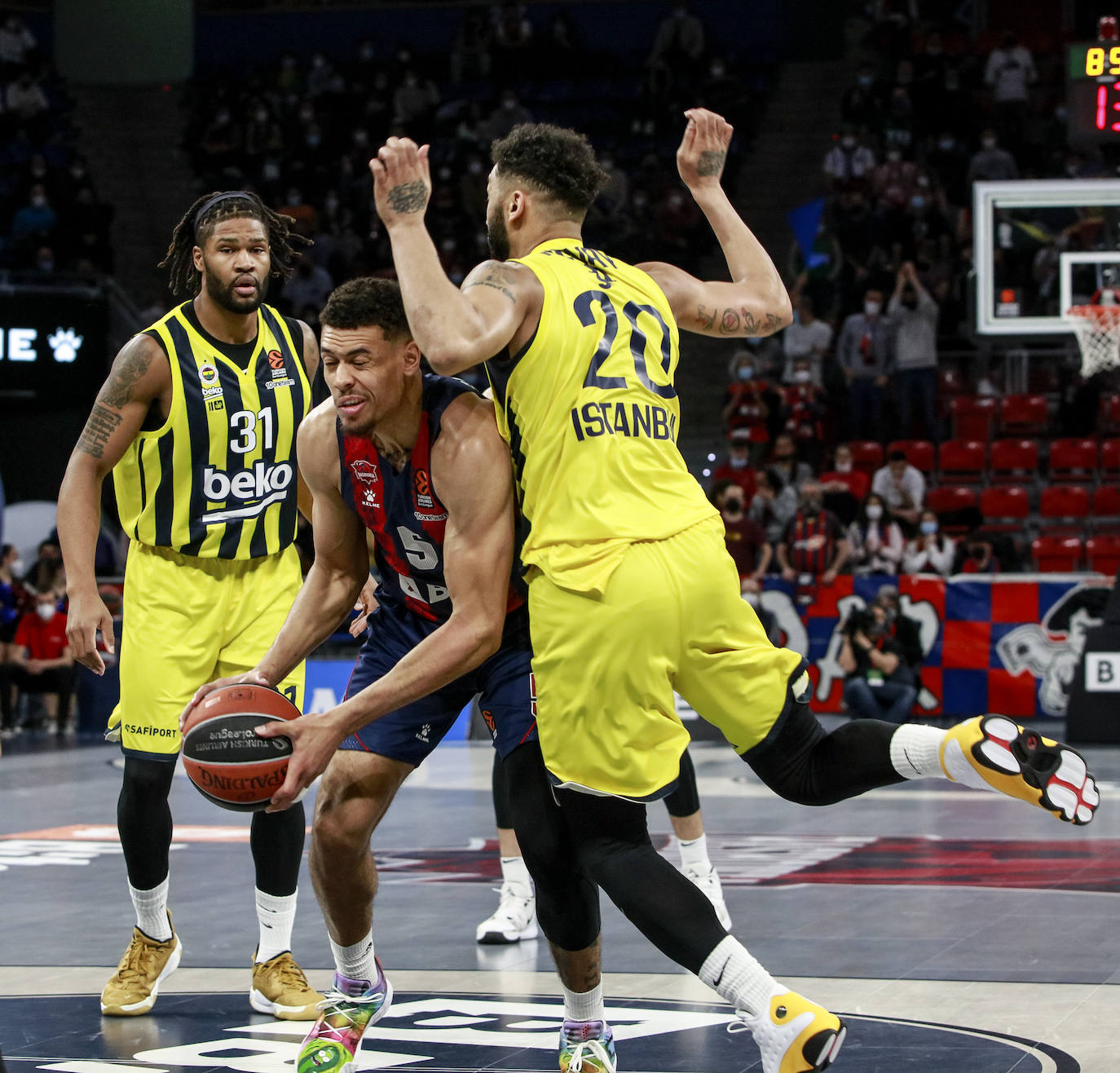 Fotos: Las mejores imágenes del Baskonia - Fenerbahce