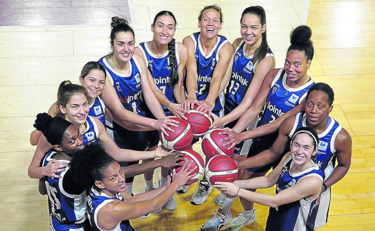 La plantilla del Lointek Gernika estrenará indumentaria para la Copa de la Reina de Valencia, que pasará del granate al azul. 