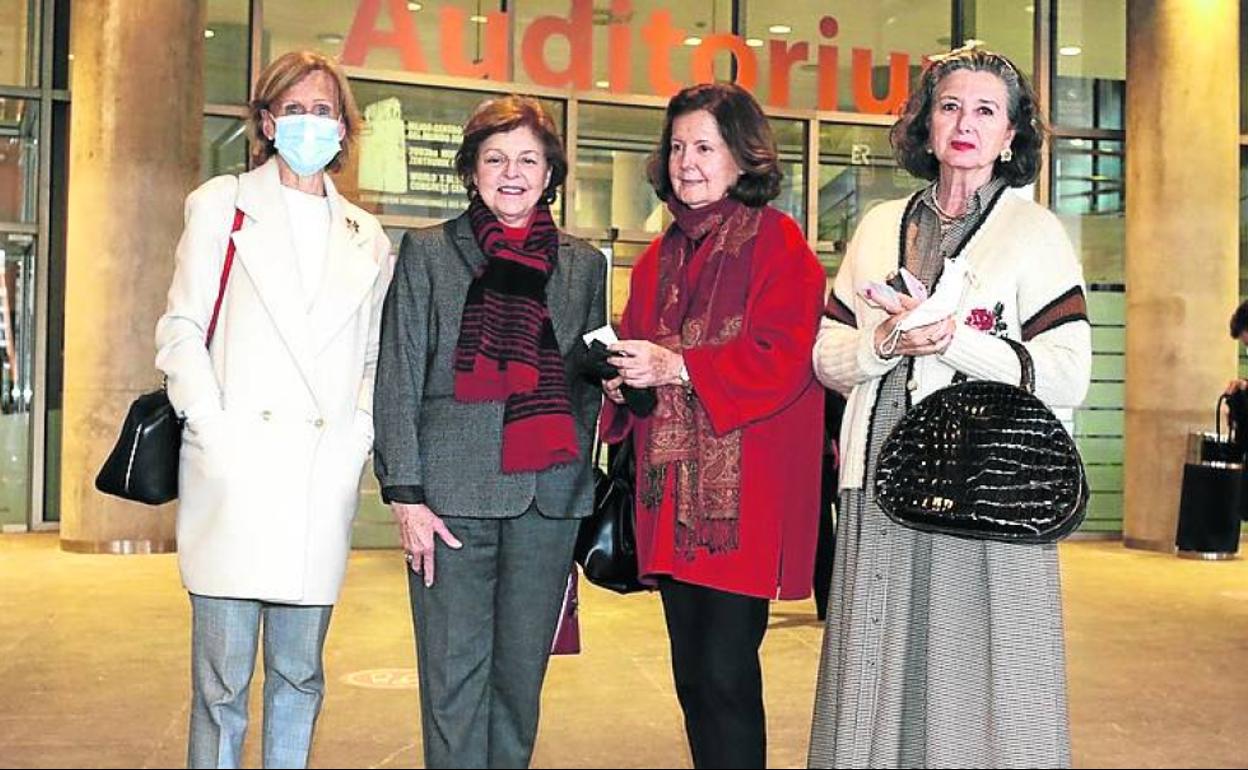 Teresa Sotomayor, Cristina Aguinaga, Isabel Quintana y Elena Martínez-Sapiña.
