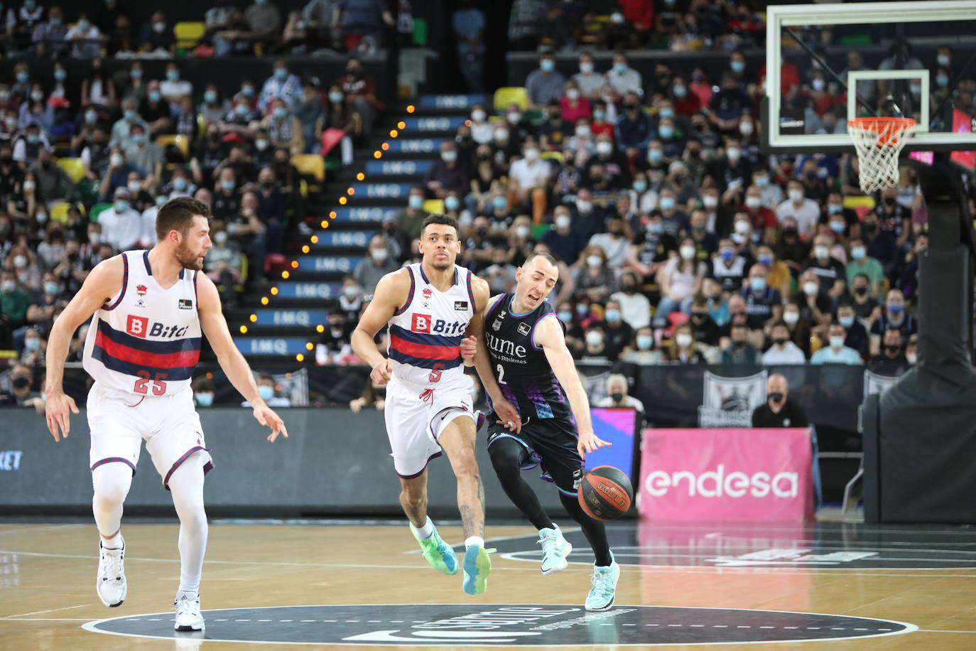 Fotos: Derbi entre el Bilbao Basket y Baskonia, en imágenes