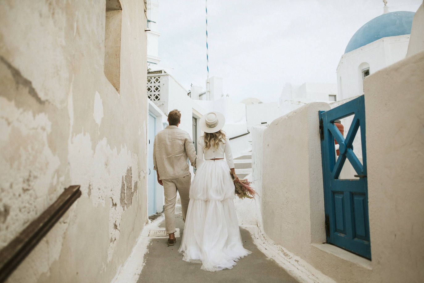 Fotos: Helen, la novia que se casó en Santorini con una espectacular falda de tul de Alicia Rueda