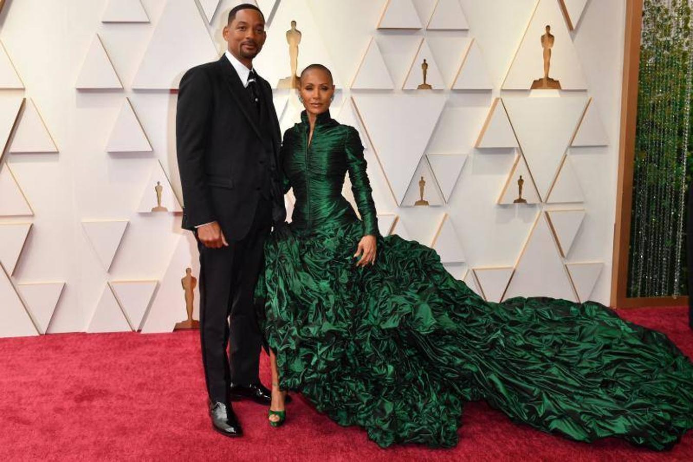 Will Smith y Jada Pinkett, con un vestido de Jean Paul Gaultier.