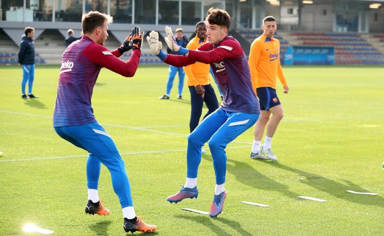 El portero vizcaíno Astralaga debuta con el Barça B