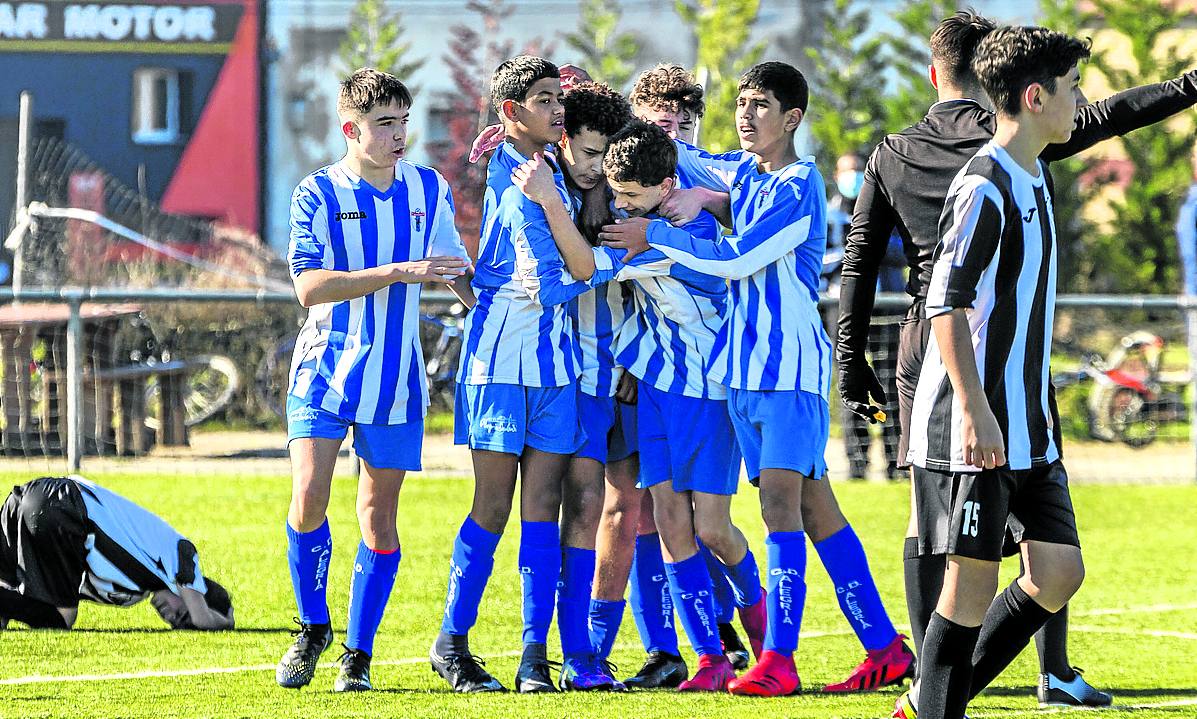 El Alegría cuenta con trece equipos en su estructura y unos 200 jugadores.