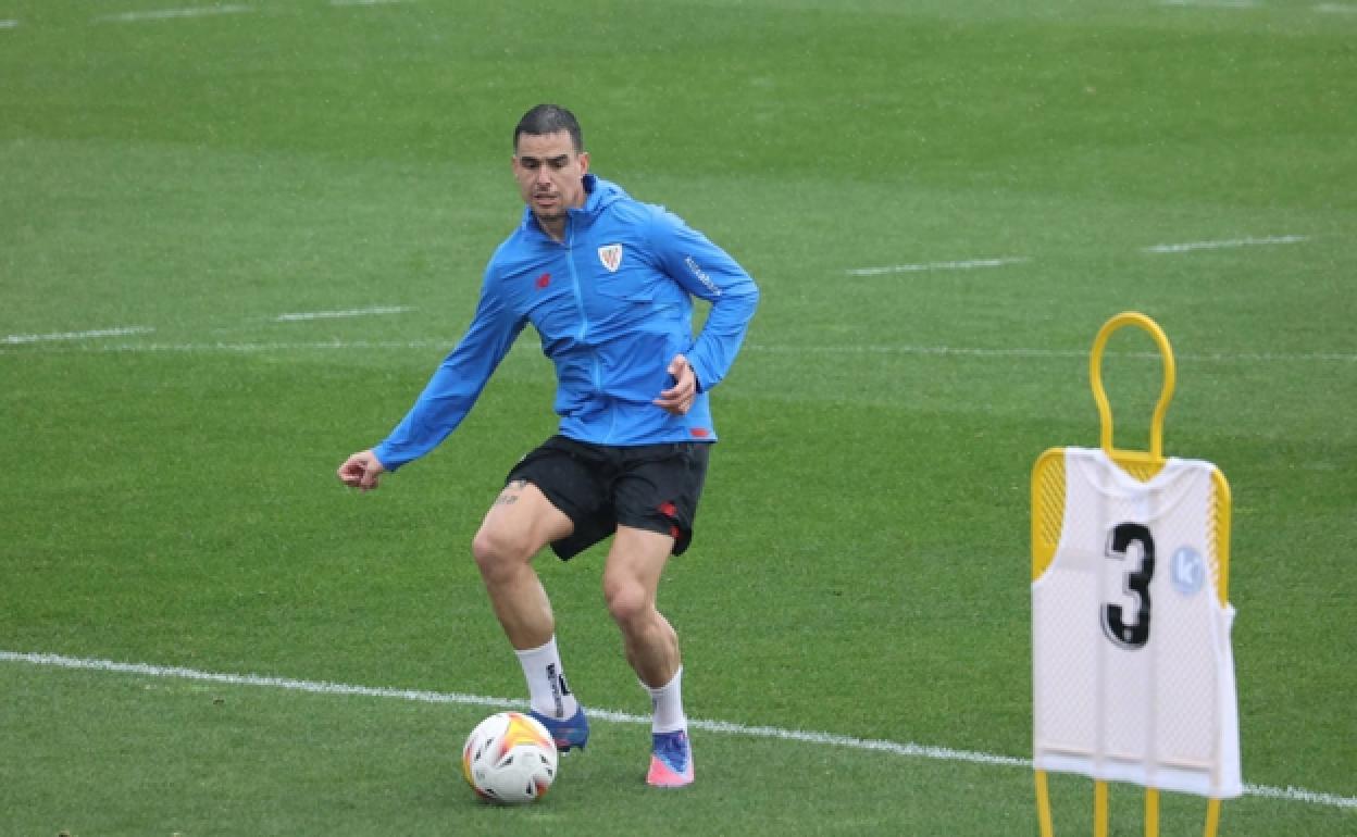 Dani García entrena con precaución y es duda ante el Elche