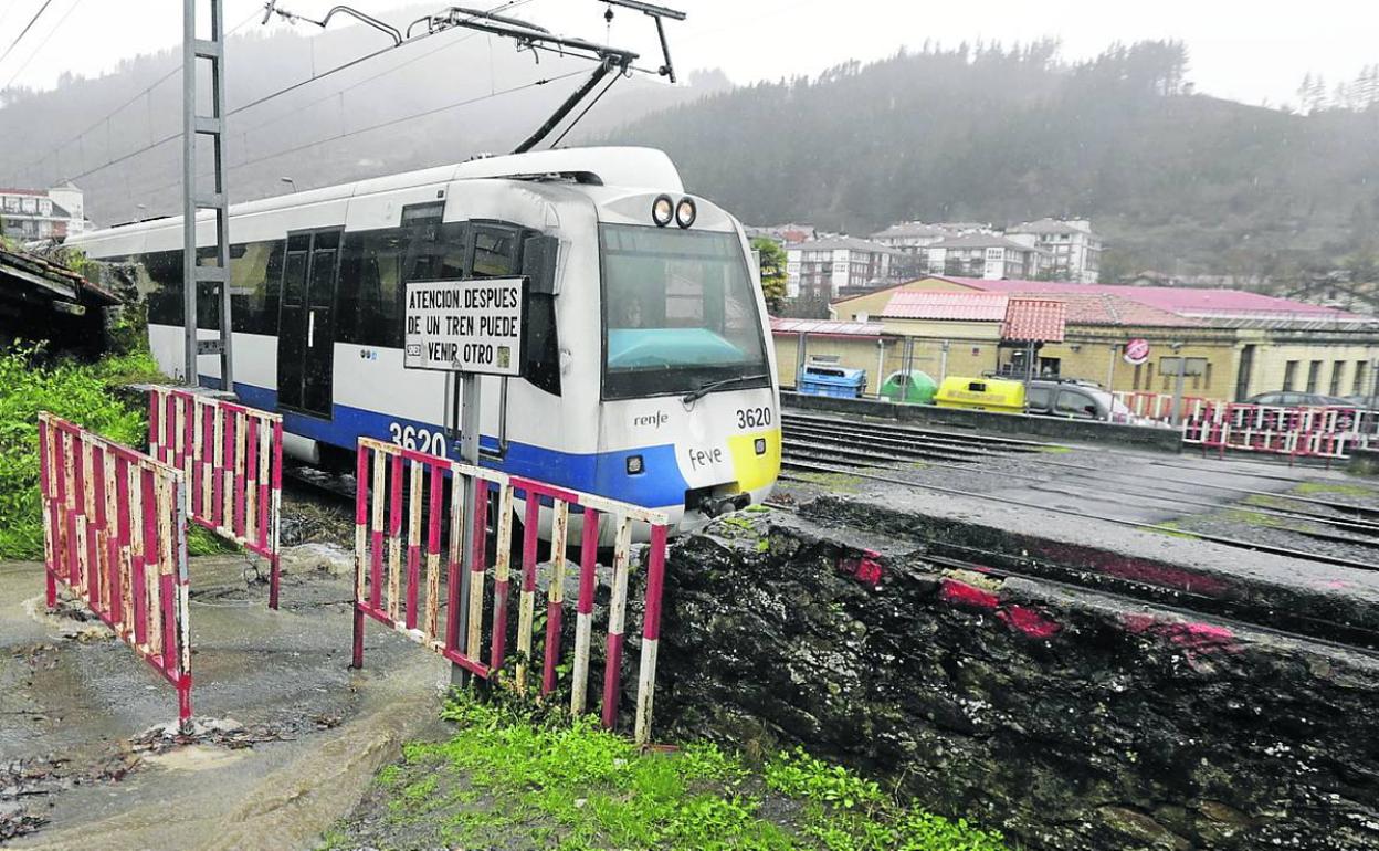 Paso a nivel de La Calzada, en Balmaseda.