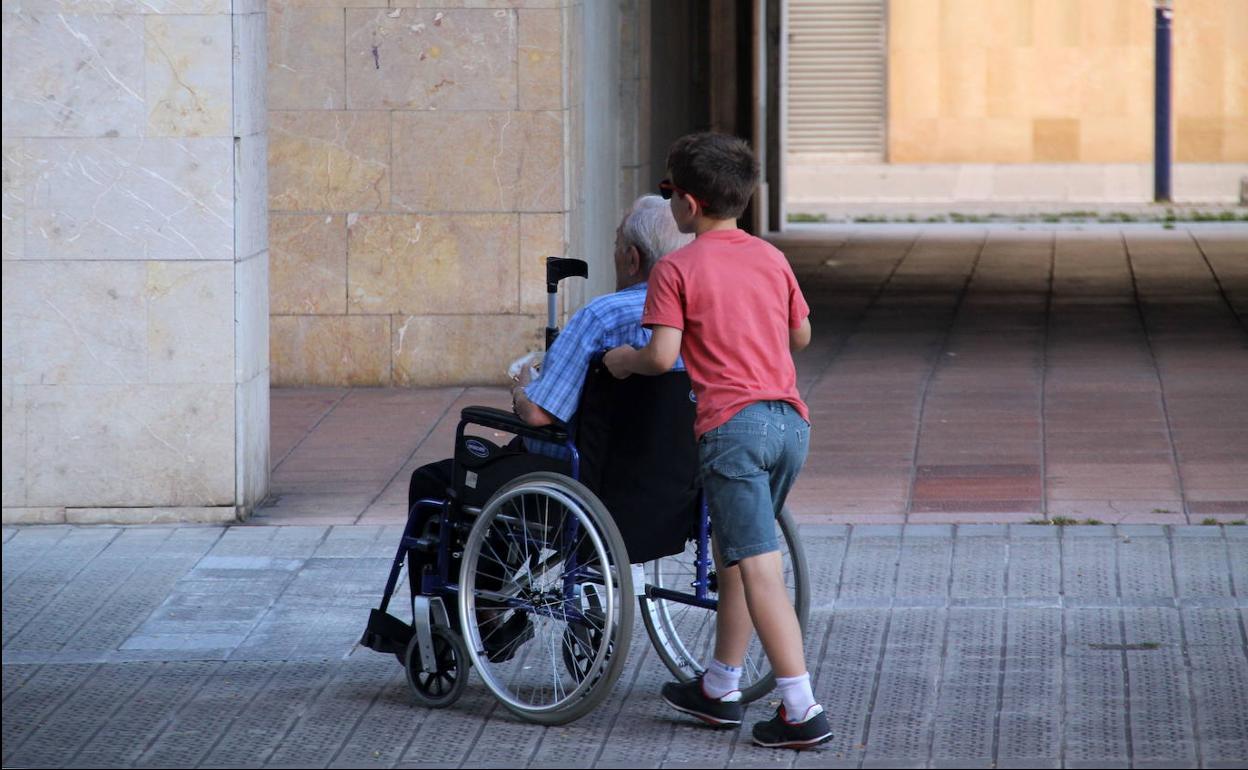 Según el informe sobre la incidencia del coronavirus en las residencias de mayores, 13.737 residentes se han contagiado. 