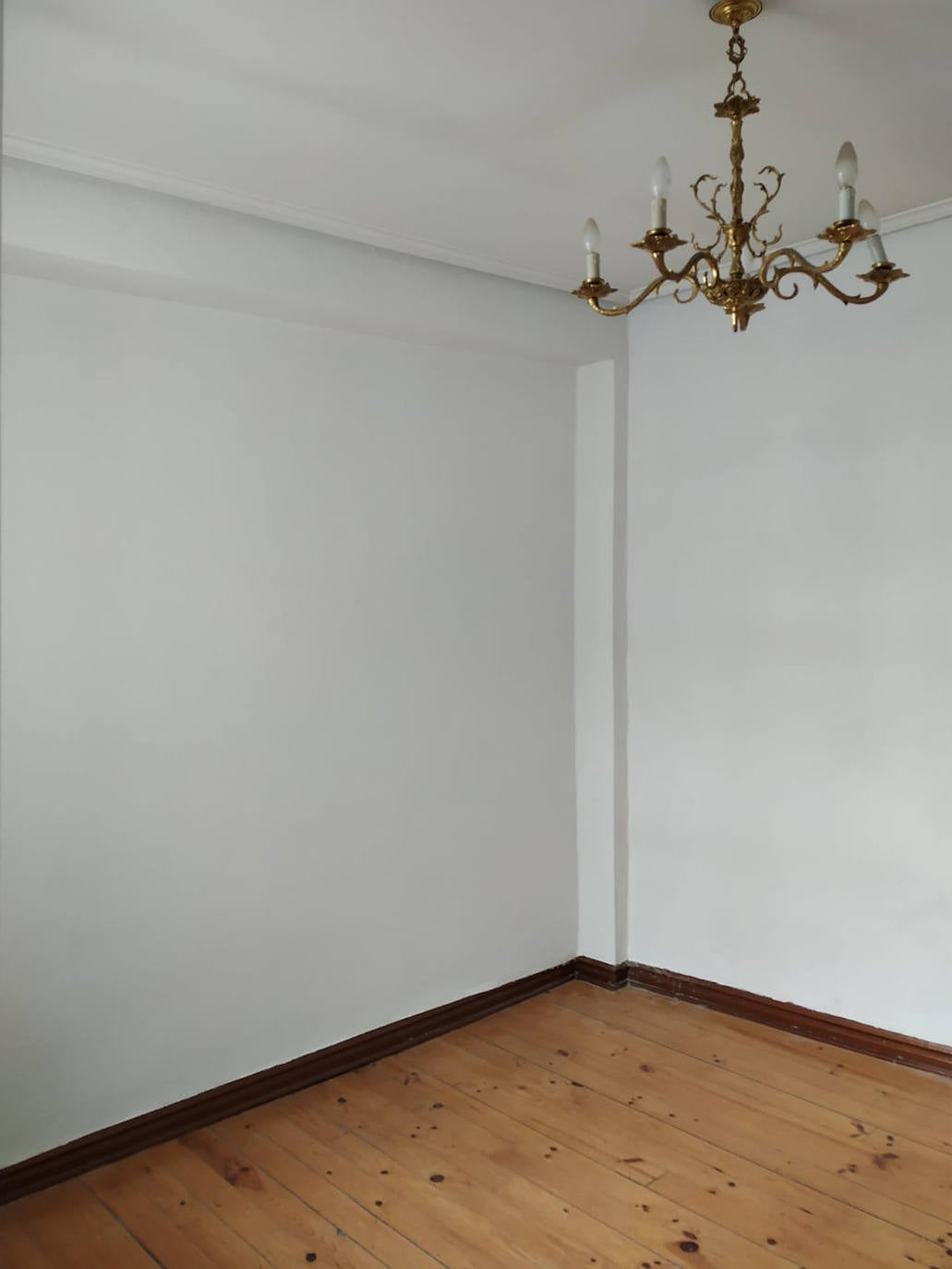 Fotos: Este piso antiguo de Bilbao se ha convertido en un impresionante dúplex minimalista