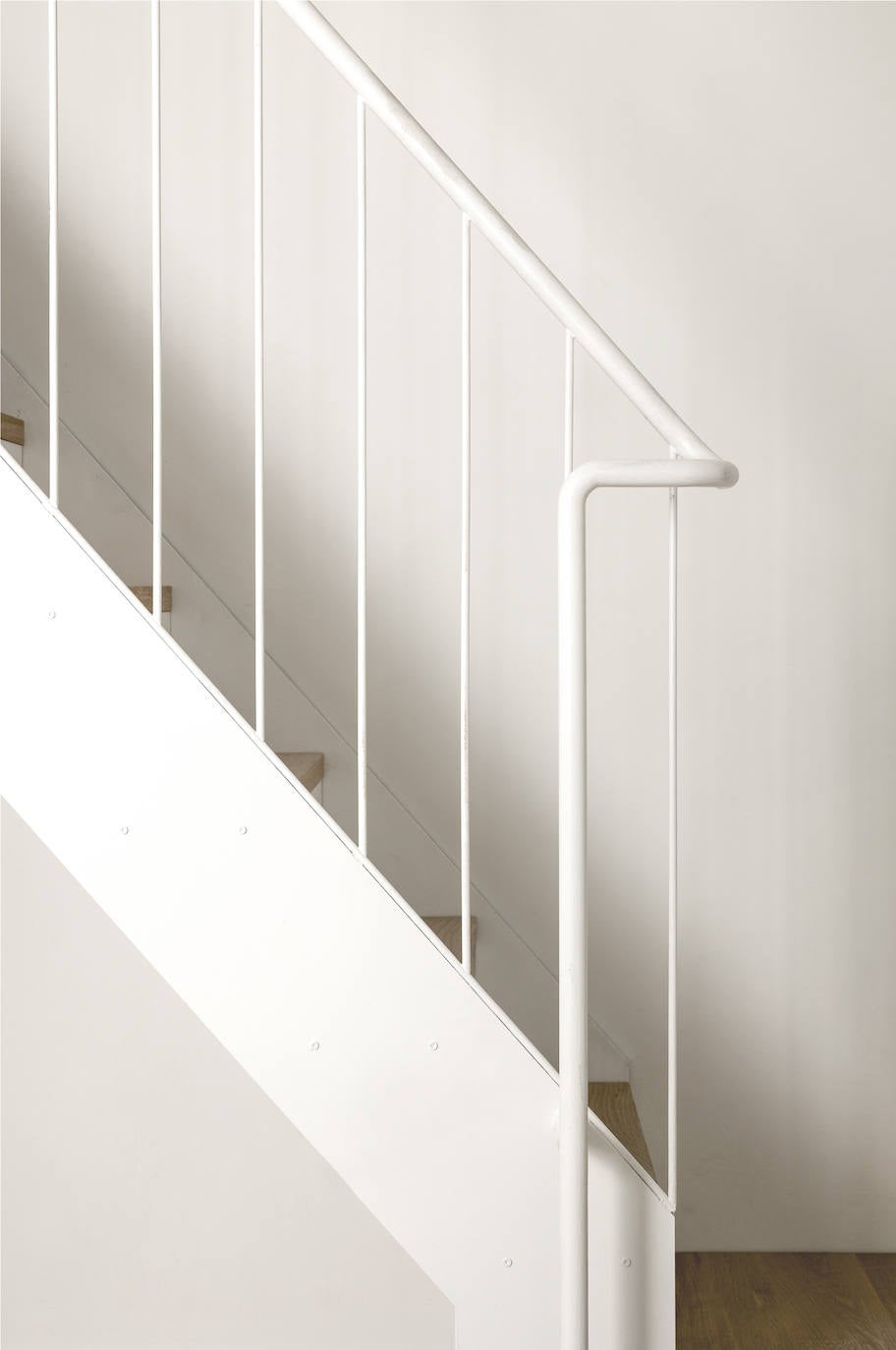 Fotos: Este piso antiguo de Bilbao se ha convertido en un impresionante dúplex minimalista