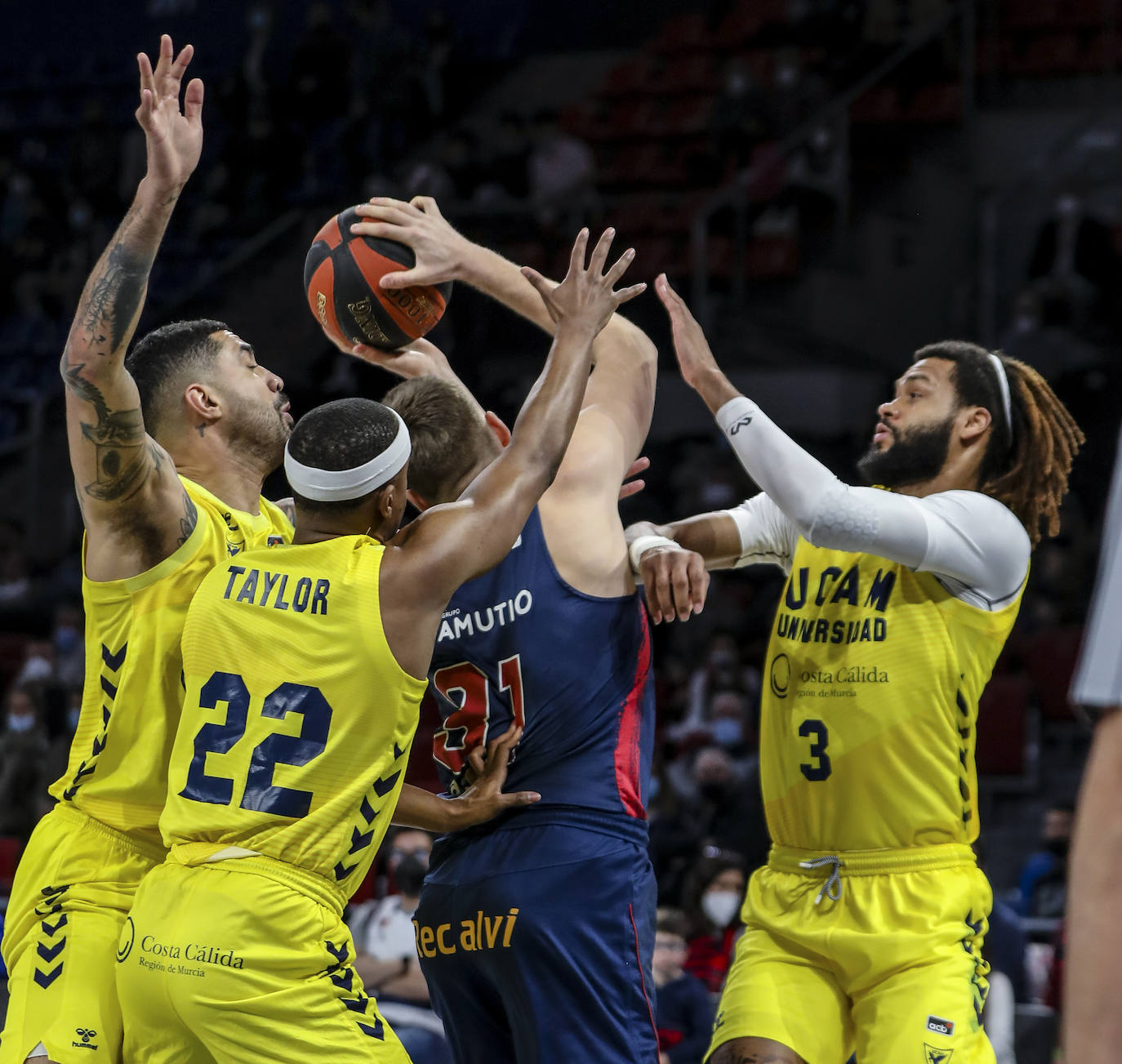 Fotos: Las mejores imágenes del Baskonia-UCAM Murcia