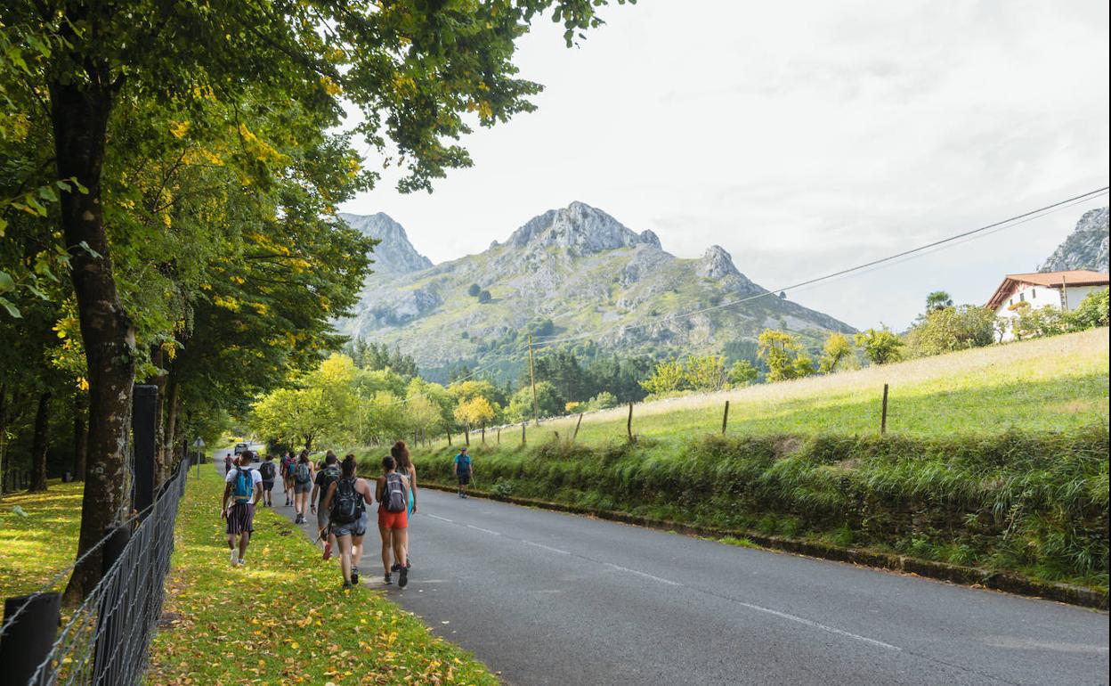 Subir al monte en Semana Santa o cómo el contacto con la naturaleza nos hace más felices.