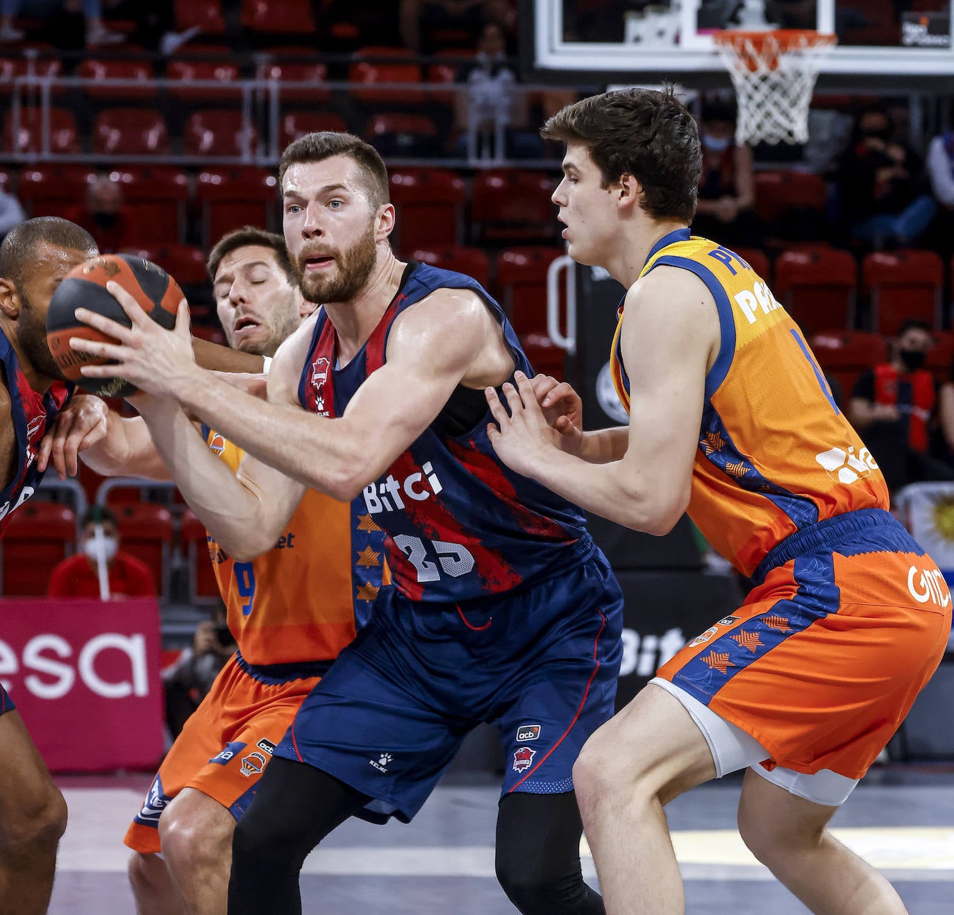 Fotos: Las mejores imágenes del Baskonia-Valencia