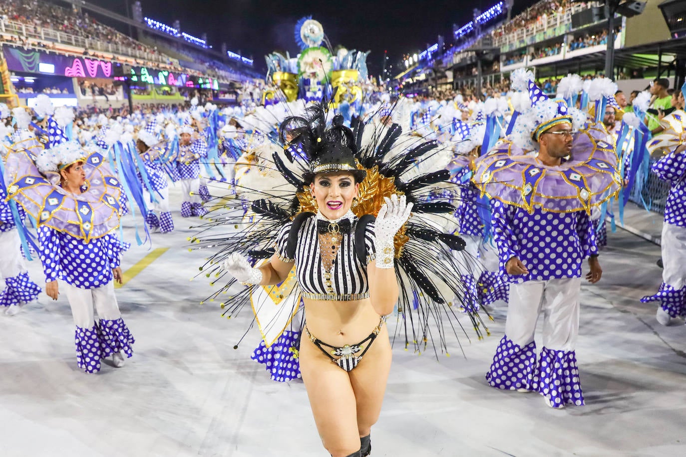 Fotos: El Carnaval vuelve a Río tras dos años de ausencia por medidas de control a la covid