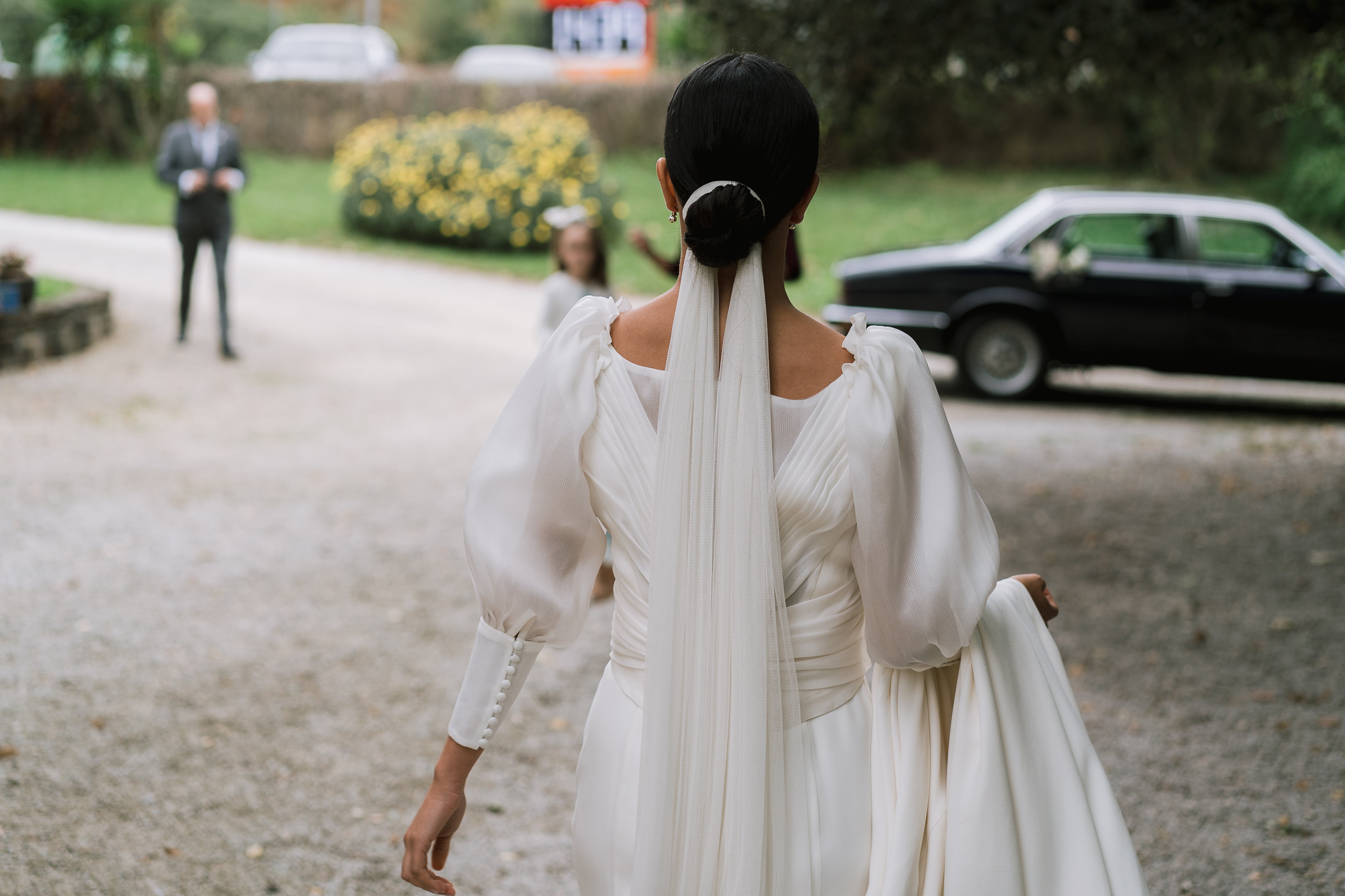 Fotos: Un vestido desmontable y un velo diferente: así fue la boda de Itziar en Amorebieta