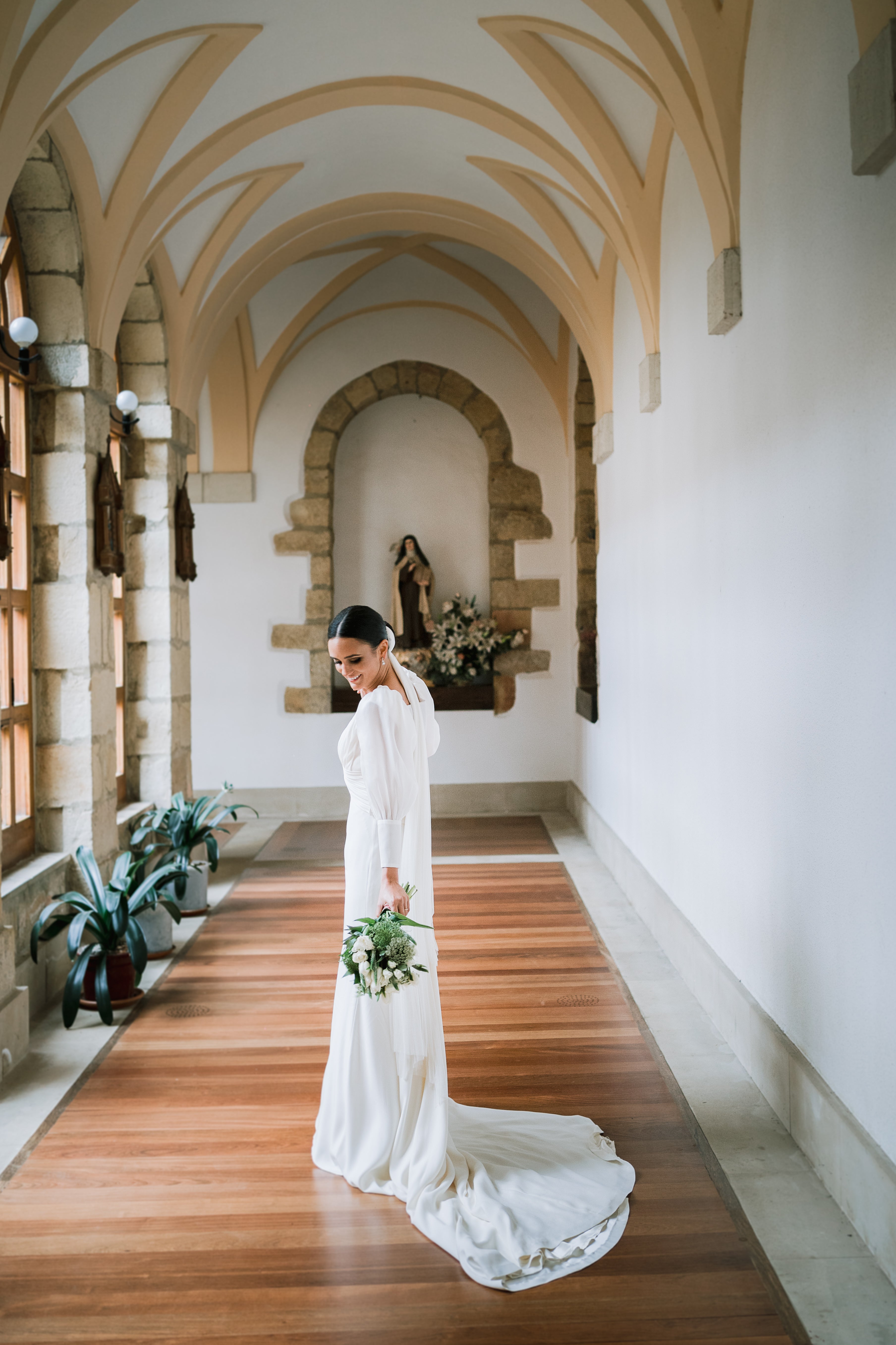 Fotos: Un vestido desmontable y un velo diferente: así fue la boda de Itziar en Amorebieta