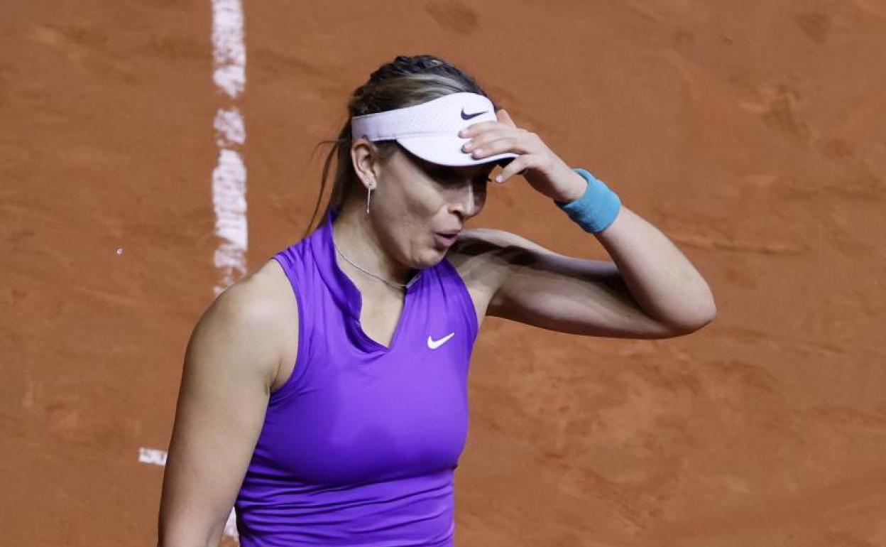 Paula Badosa celebra su victoria ante Jabeur. 