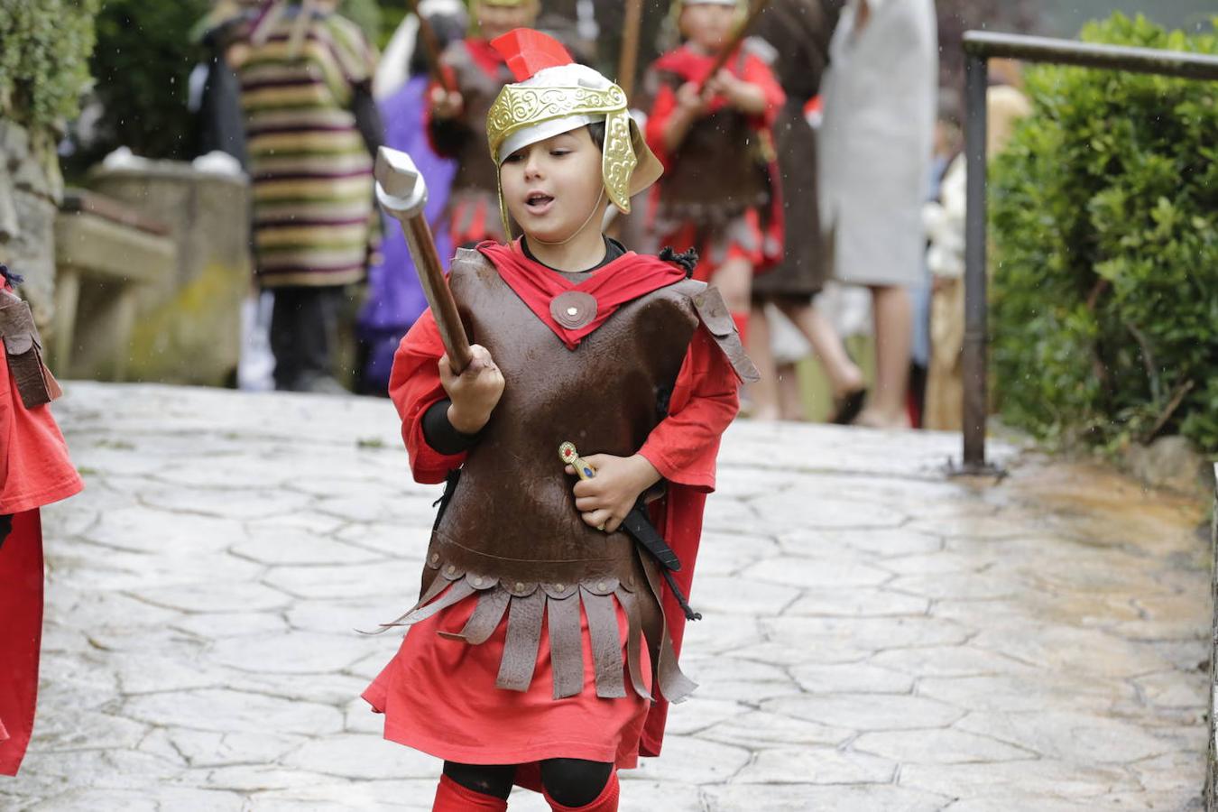 Fotos: Los niños reviven La Pasión en Balmaseda