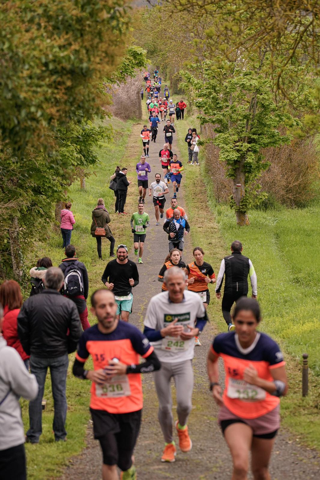 Fotos: Julen Ozaeta y Arrate Mintegui, vencedores de la 35 edición de la Subida a Estíbaliz