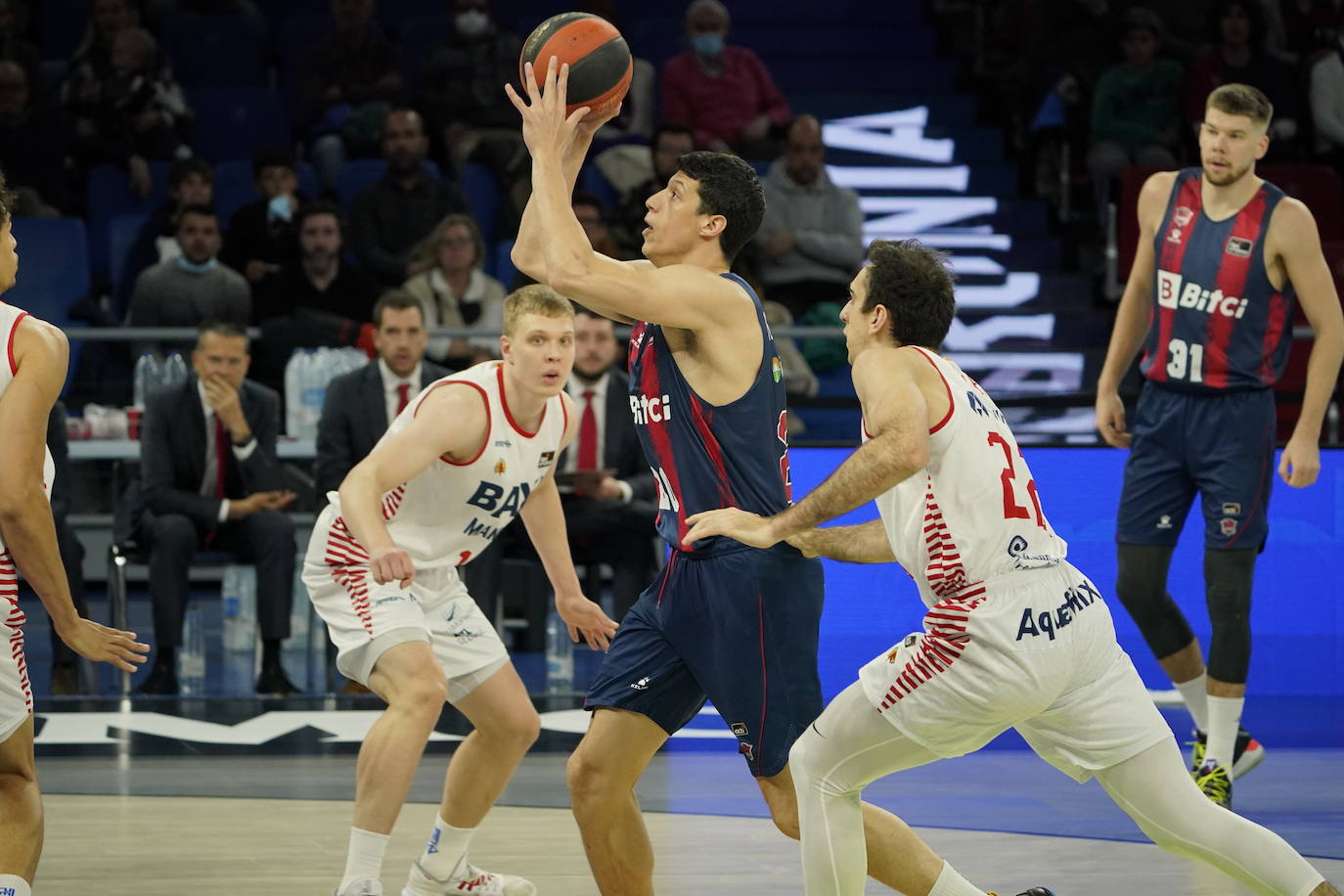 Fotos: Las mejores imágenes del Baskonia-Manresa