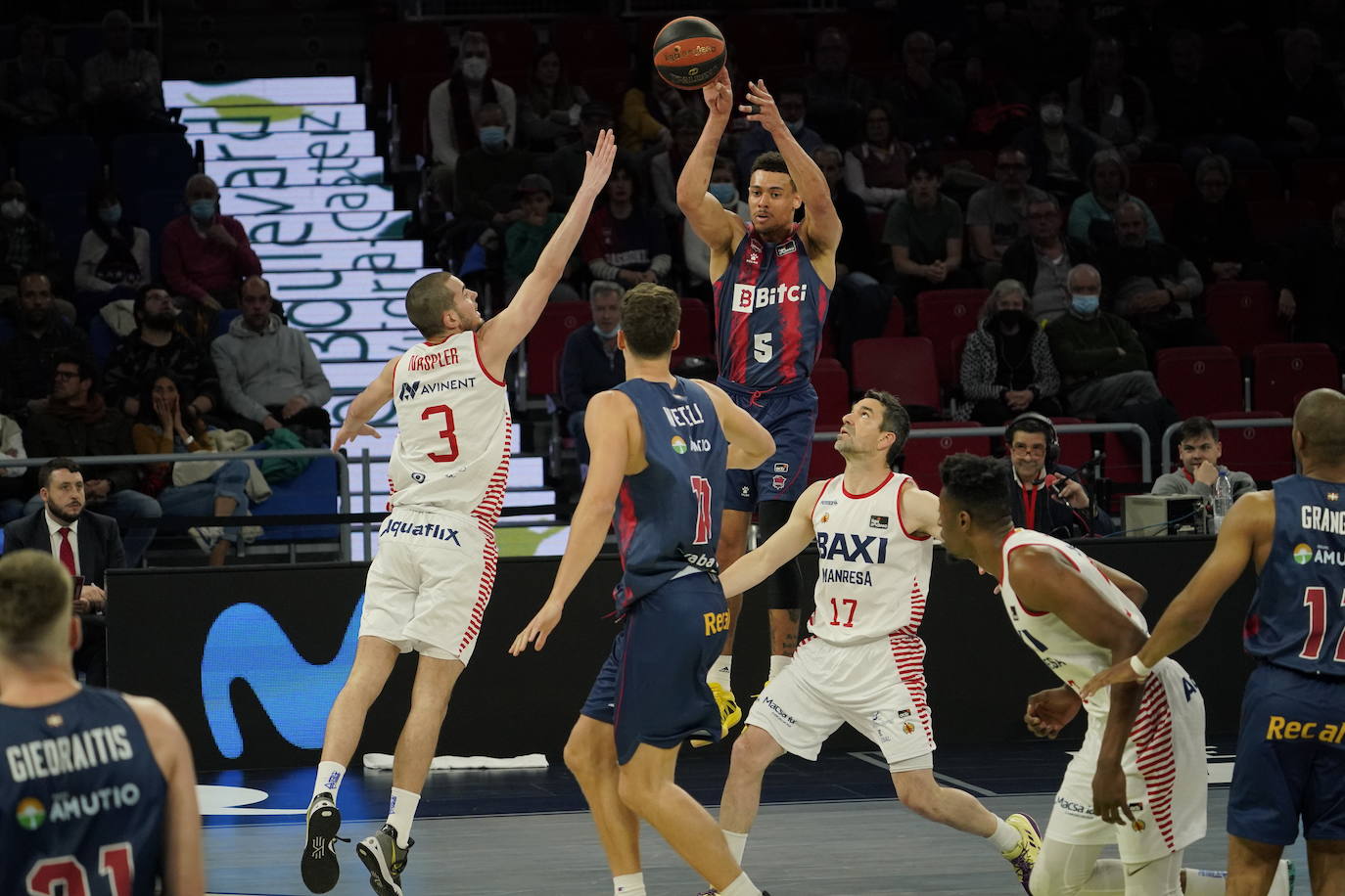 Fotos: Las mejores imágenes del Baskonia-Manresa