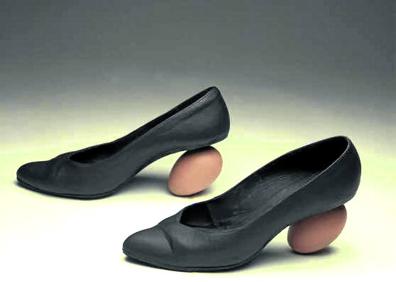 Imagen secundaria 1 - Dibujos de Placer; 'A Meret', obra de Juncal Ballestín; y fotograma de 'Auotrretrato' (1988), de Armesto. 