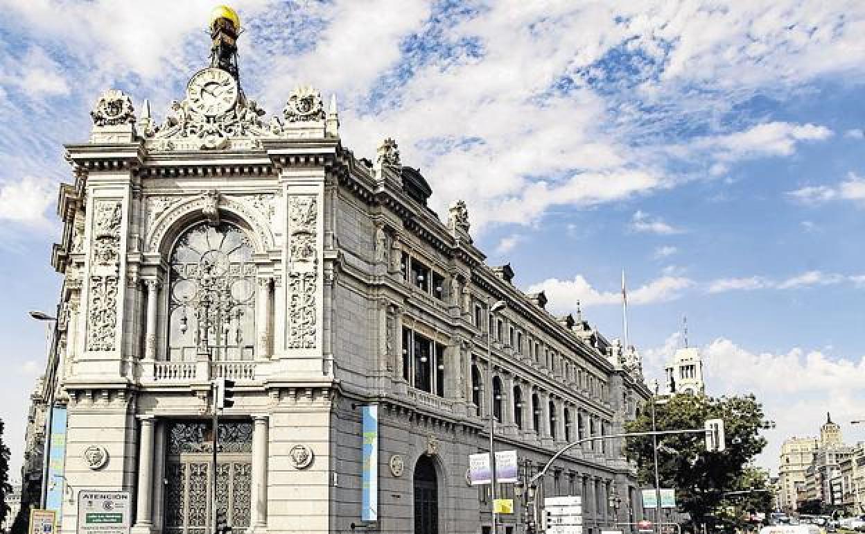 La banca baja al mínimo las comisiones que cobra al pequeño