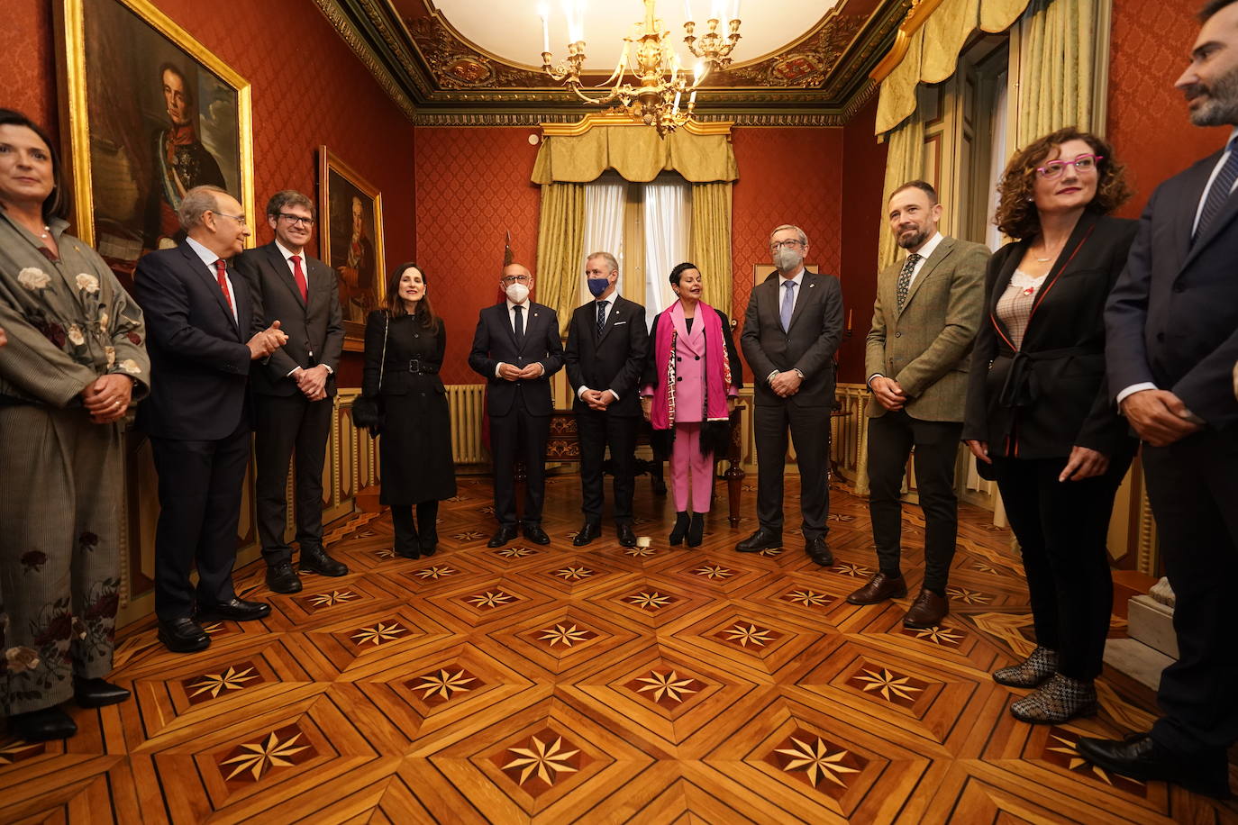 Fotos: La retreta en el Ayuntamiento y la Diputación