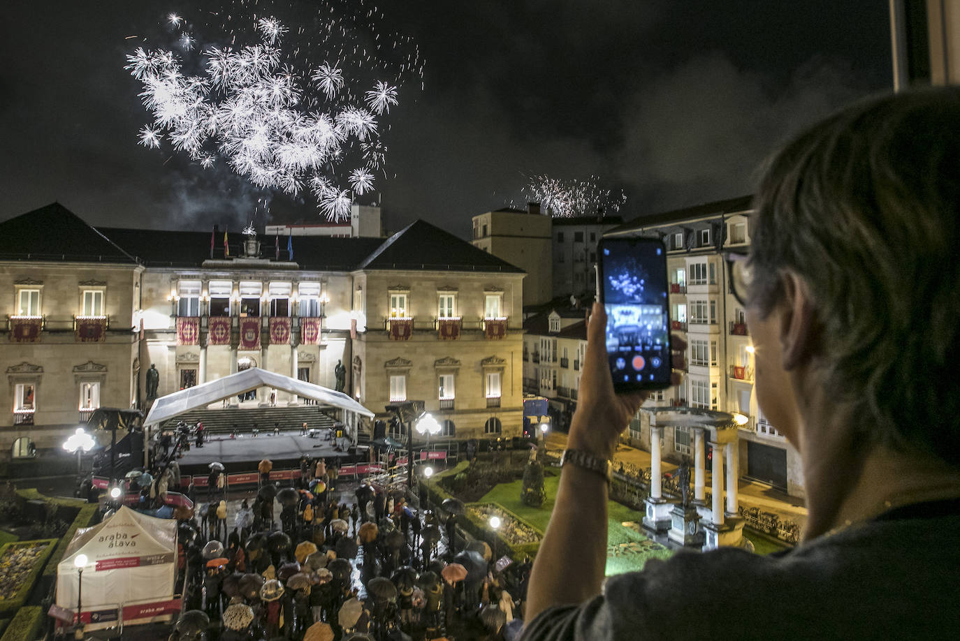 Fotos: La retreta en el Ayuntamiento y la Diputación