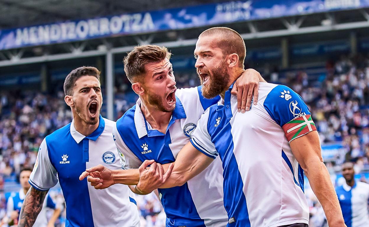 Un gol de Laguardia dio al Alavés su único triunfo ante un rival europeo, el Atlético. 