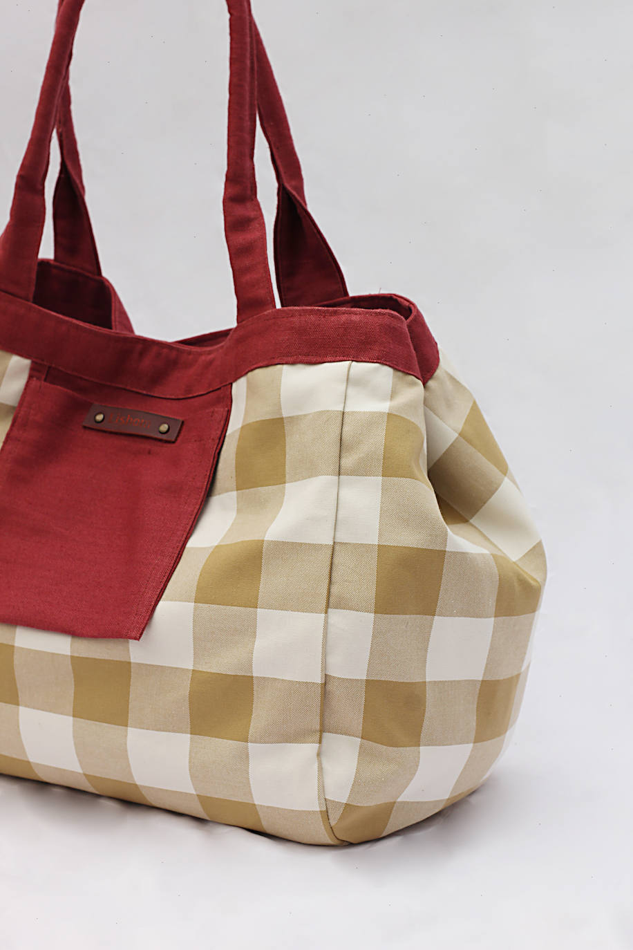 Fotos: ¿Reinventarse a los 60? La mujer que ha conquistado desde Getxo a las madres e hijas con sus bolsos