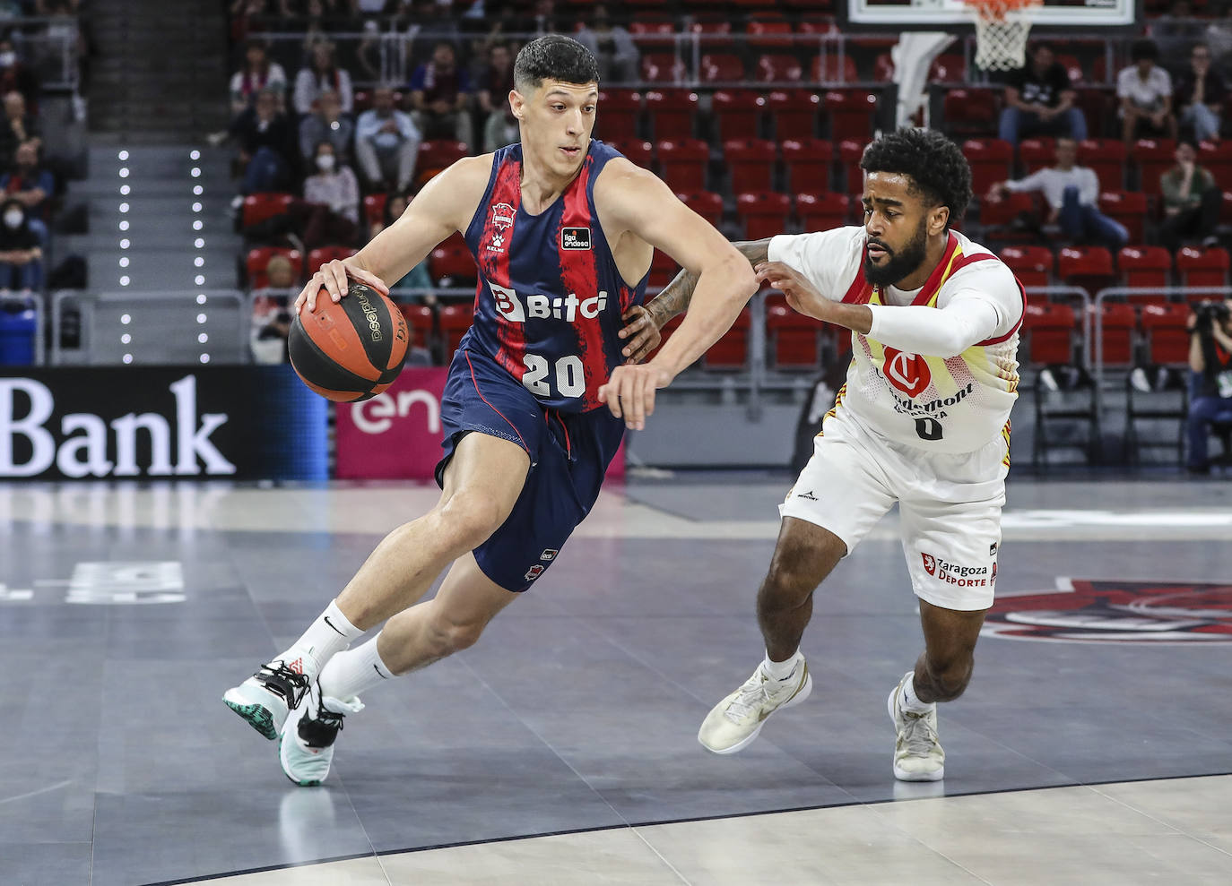 Fotos: Las mejores imágenes del Baskonia-Casademunt Zaragoza