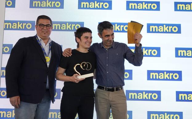 Jon Saratxo (Makro), Uxue Landa y Galder Madariaga.