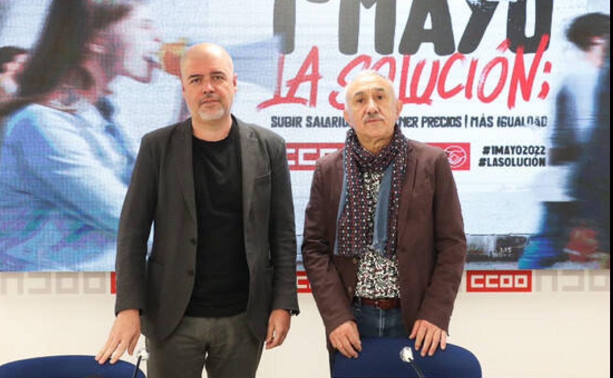 Los secretarios generales de CCOO y UGT, Unai Sordo (i) y Pepe Álvarez (d). 