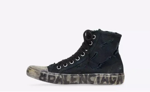 Balenciaga pone a la venta por 1.450 euros zapatillas «destrozadas» El Correo