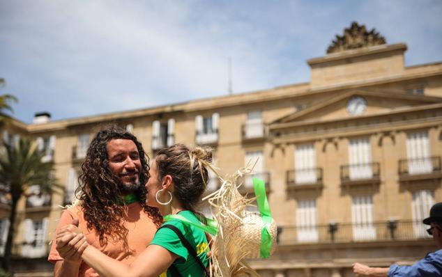 Fotos: Las comparsas de Bilbao calientan motores para la Aste Nagusia