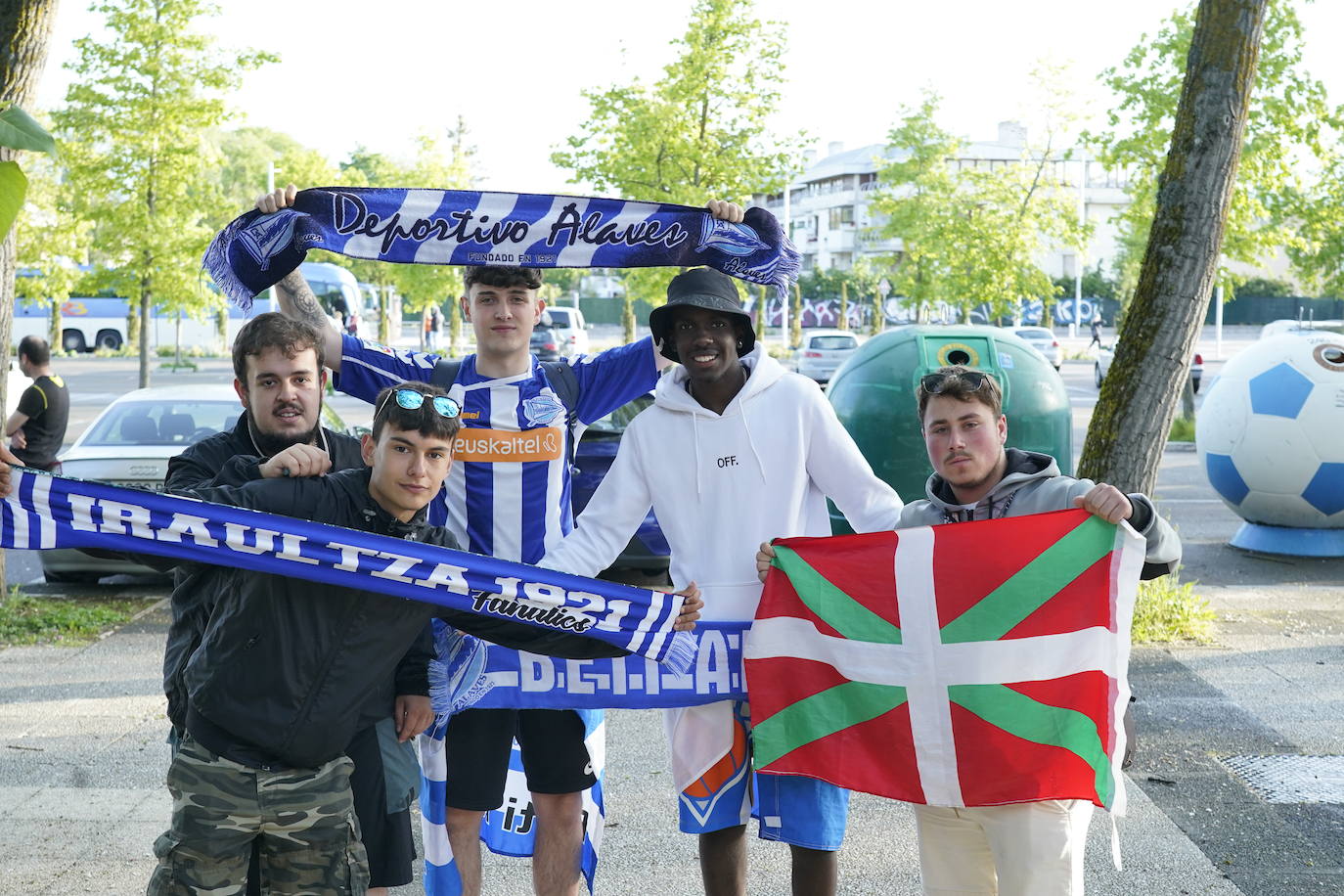 Fotos: El alavesismo arropa a su equipo