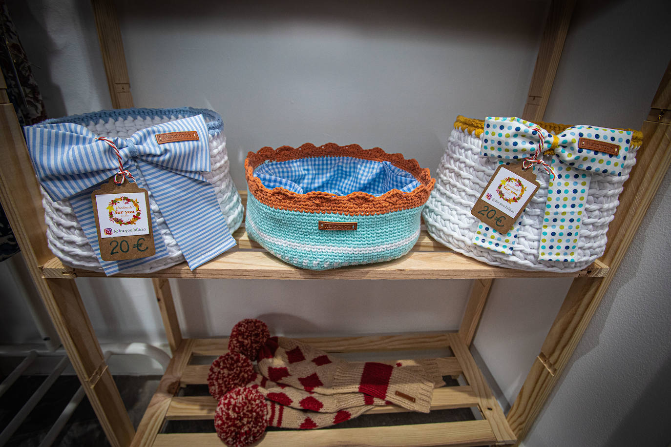 Fotos: Una tienda con diez firmas de mujeres artesanas abre sus puertas frente al Museo de Bellas Artes