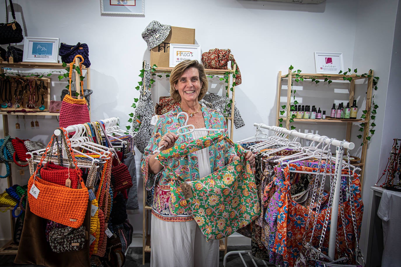 Fotos: Una tienda con diez firmas de mujeres artesanas abre sus puertas frente al Museo de Bellas Artes