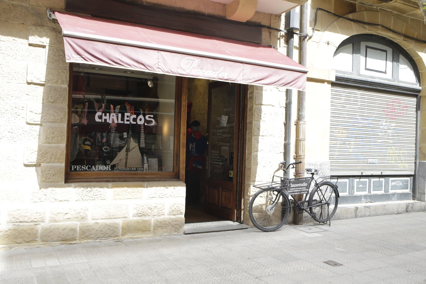 Fotos: La tienda retro de Getxo en la que crear los chalecos más especiales