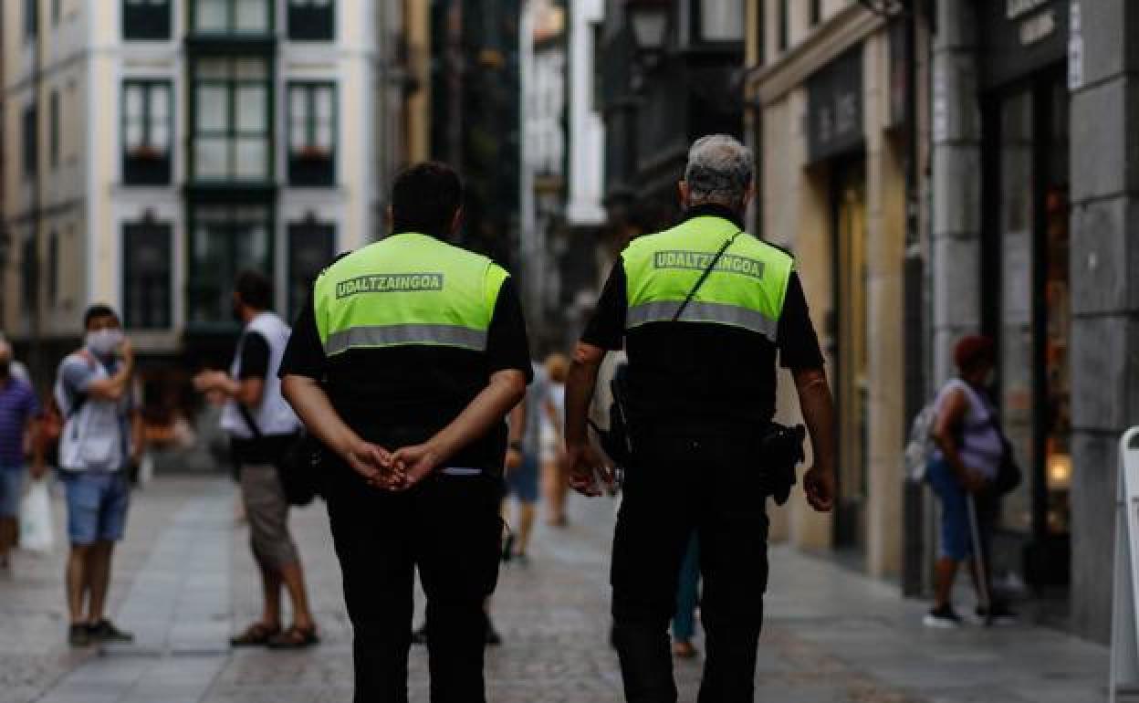 Bilbao quiere más policías de noche y en festivos «por los nuevos usos sociales»