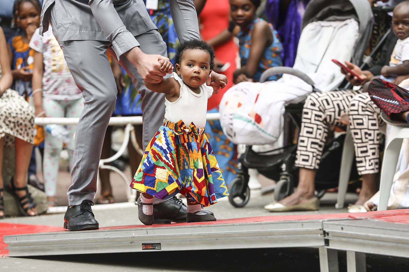 Fotos: Desfile de moda africana en el parque de la Florida