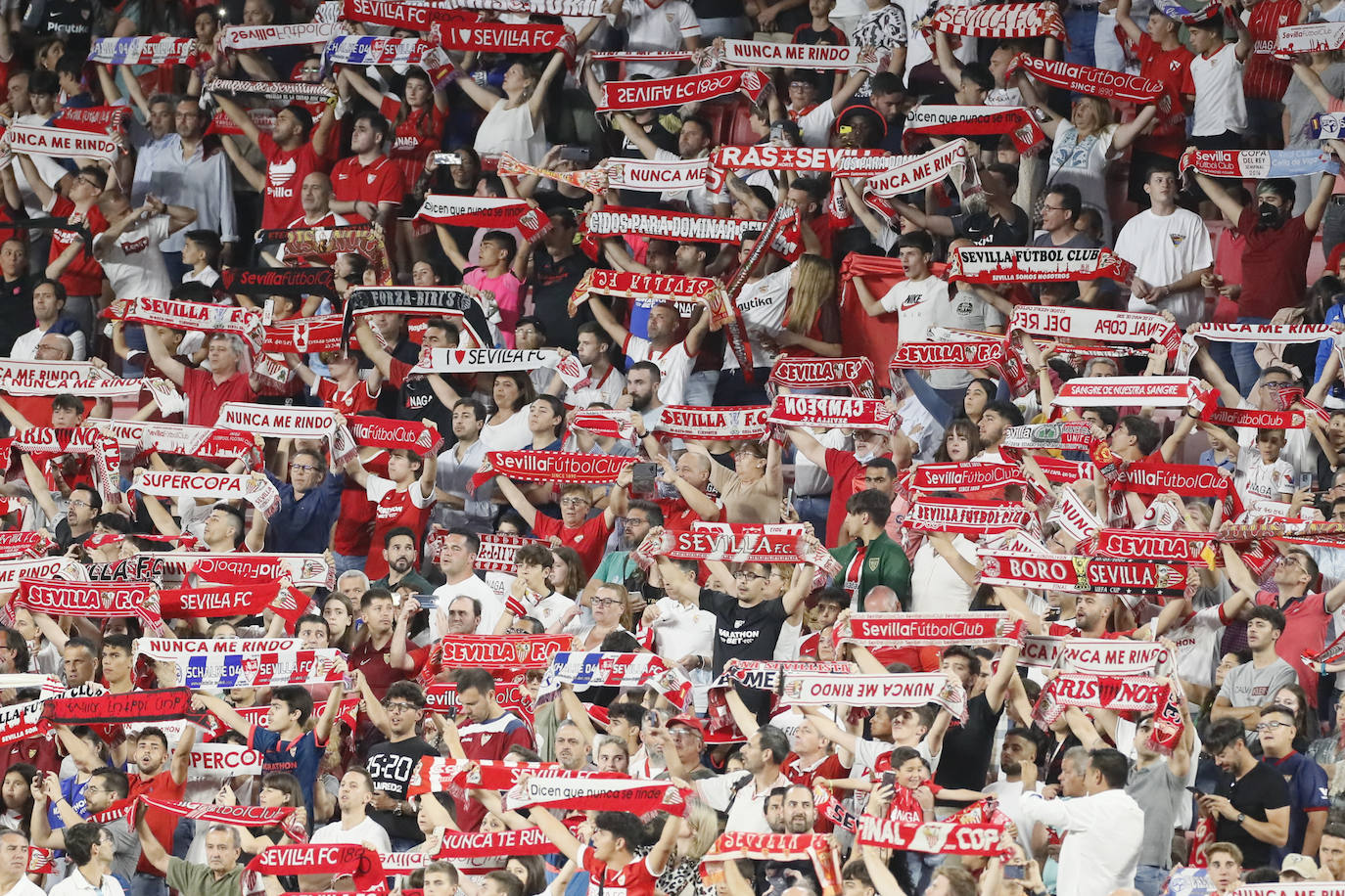 Fotos: Las mejores imágenes entre el Sevilla y el Athletic