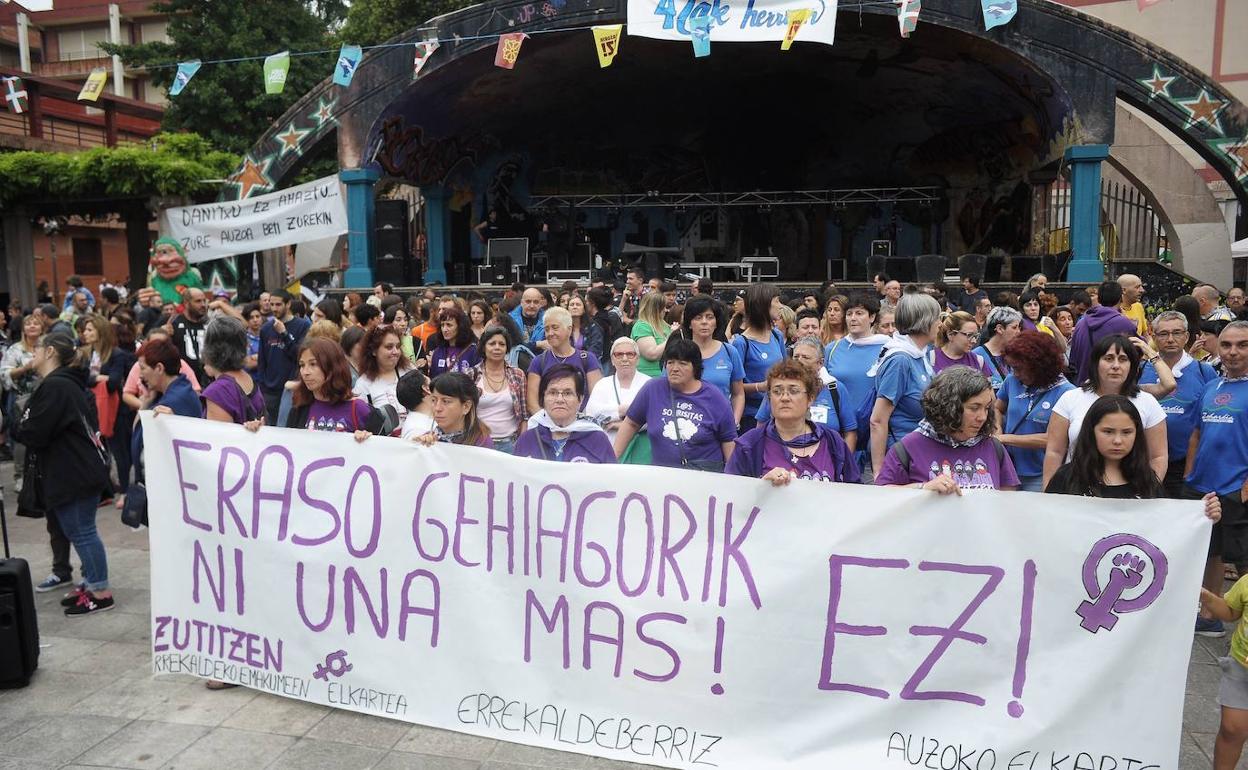 Emakunde elabora una guía para prevenir y actuar contra la violencia machista en fiestas