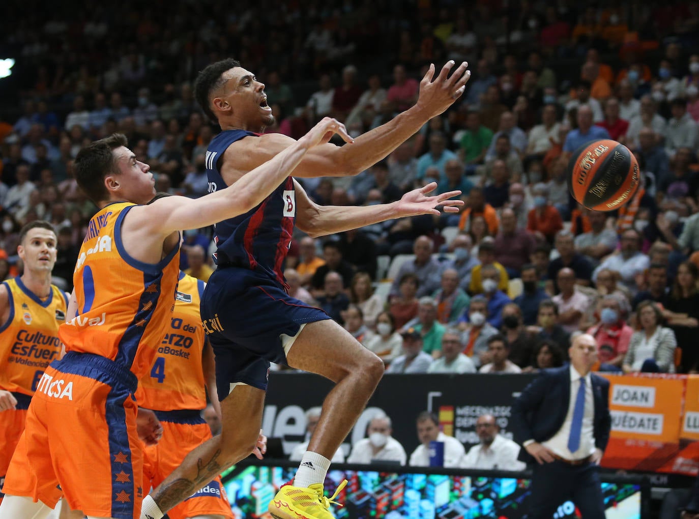 Fotos: Las mejores imágenes del Valencia - Baskonia
