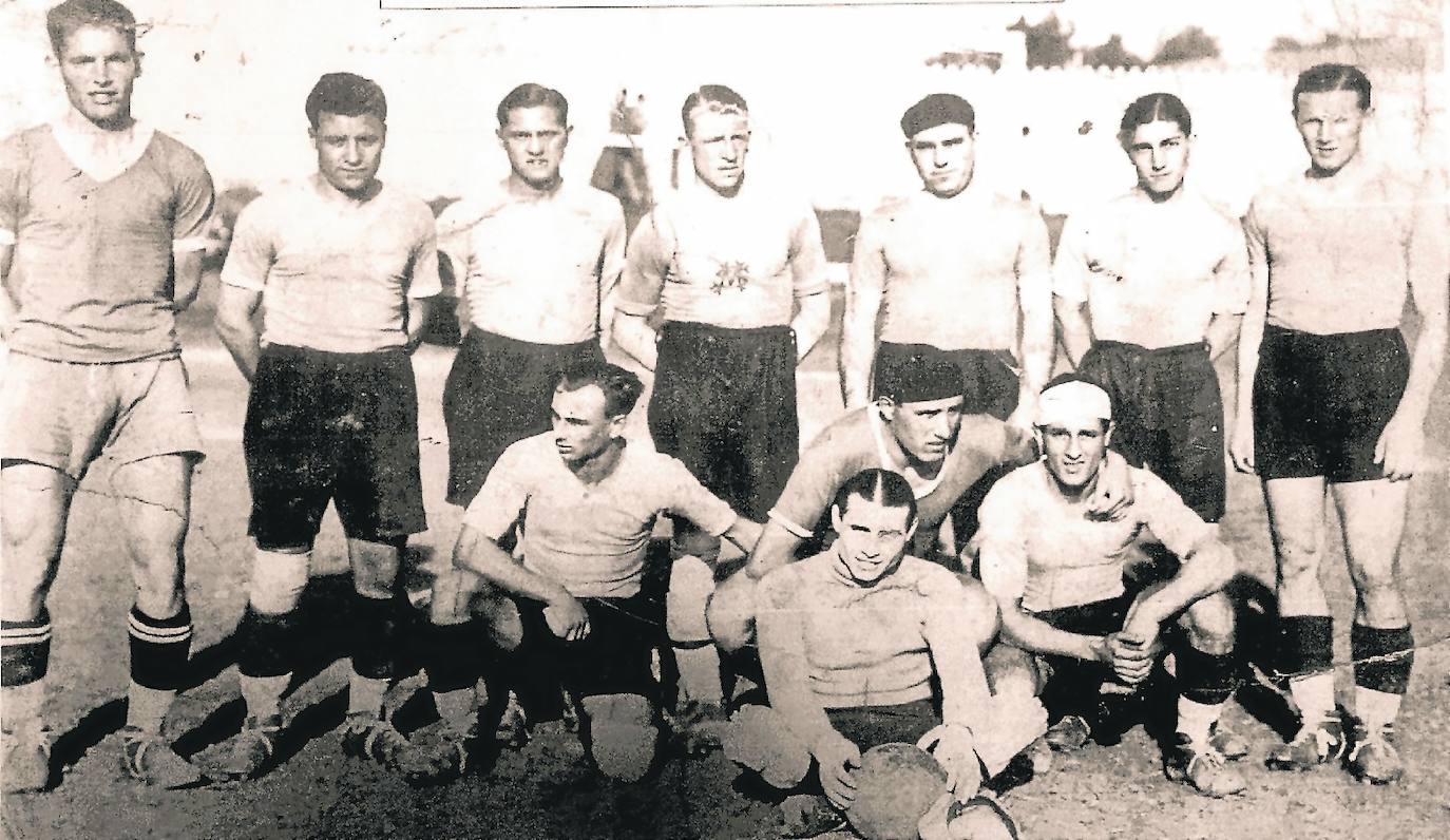 Formación del Stade Marocain, rival del Alavés en su gira por África el año 1933.